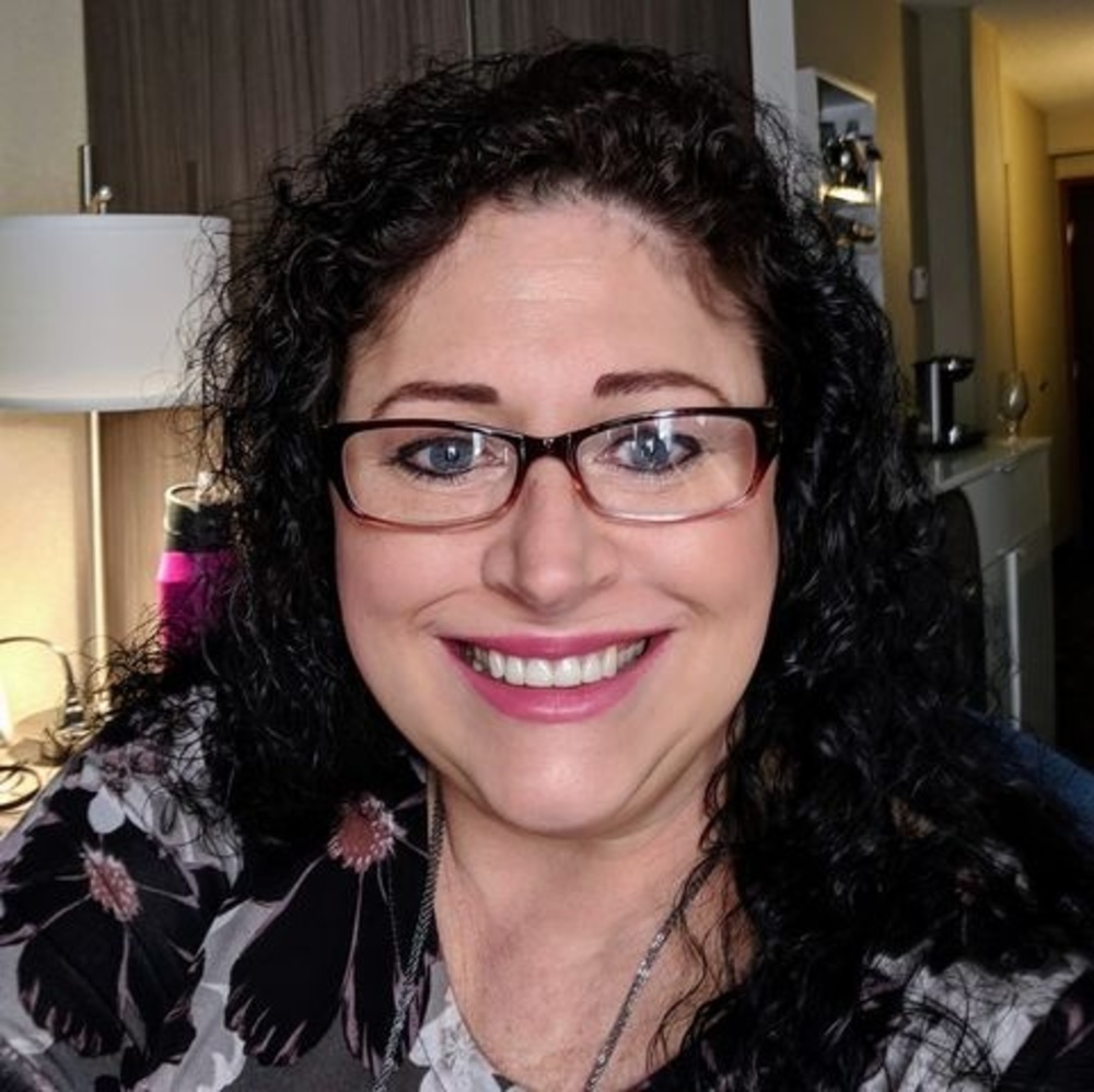 Meet your Posher, Lynette